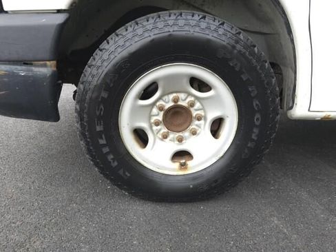 Used 2004 GMC Savana 3500 image 6