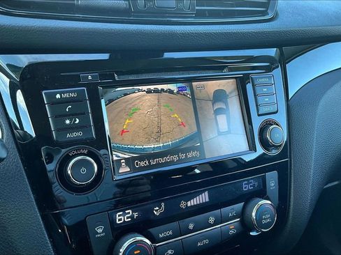 Used 2022 Nissan Rogue Sport SV w/ Technology Package image 18