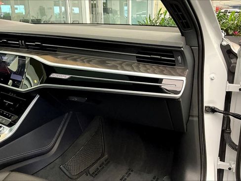 Used 2023 Audi A6 Premium Plus w/ Premium Plus Package image 18