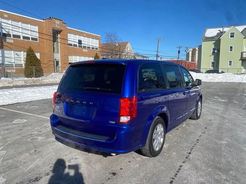 Used 2018 Dodge Grand Caravan SE w/ UConnect Hands-Free Group image 5