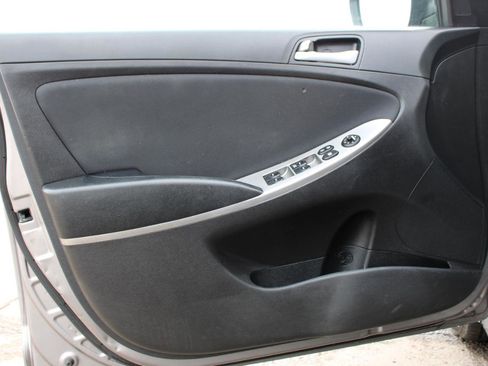 Used 2017 Hyundai Accent SE image 13