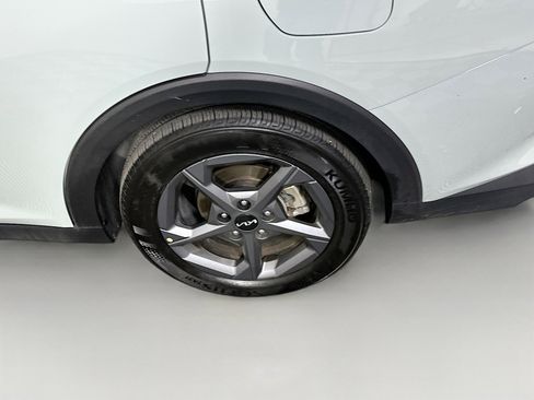 Used 2025 Kia K4 LXS image 11