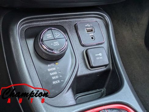 Used 2020 Jeep Compass Trailhawk AWD/4WD image 24