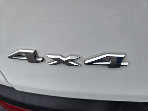 Used 2015 Jeep Cherokee Latitude w/ Cold Weather Group AWD/4WD image 14