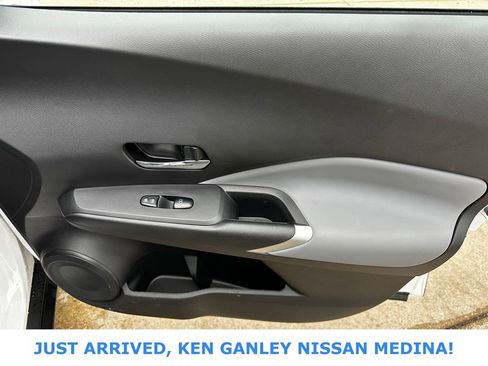 Used 2023 Nissan Kicks SR w/ SR Premium Package FWD image 22
