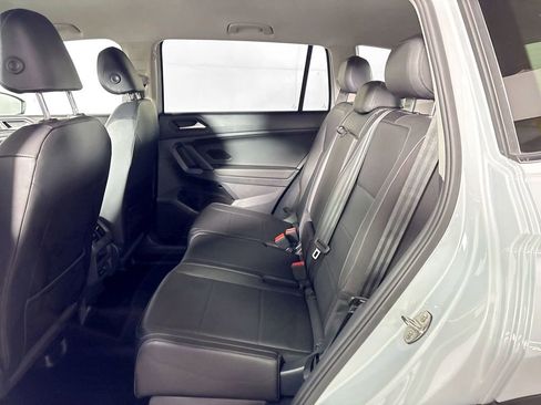 Used 2019 Volkswagen Tiguan SE AWD/4WD image 19