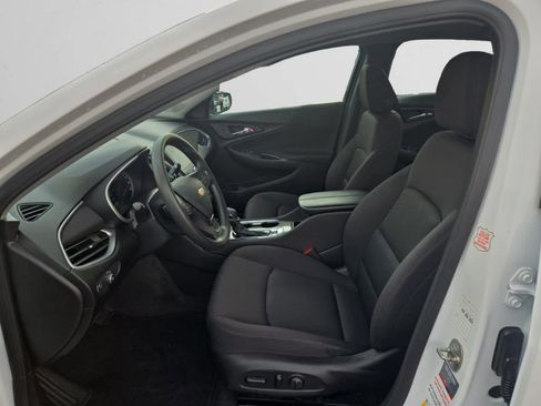 Used 2024 Chevrolet Malibu LT image 9