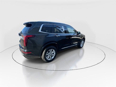 Used 2024 Cadillac XT6 Luxury image 8