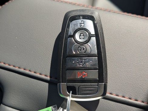 New 2025 Ford Expedition Active image 31