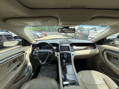 Used 2013 Ford Taurus Limited FWD image 18