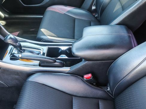 Used 2017 Honda Accord Sport image 23