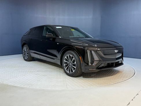 New 2026 Cadillac Lyriq Sport AWD/4WD image 7