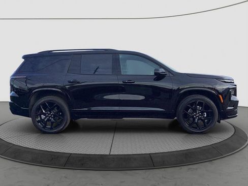 New 2026 Chevrolet Traverse RS w/ LPO, Floor Liner Package image 8