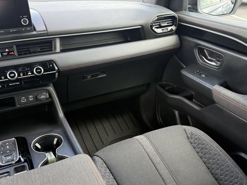 Used 2023 Honda Pilot Sport image 19