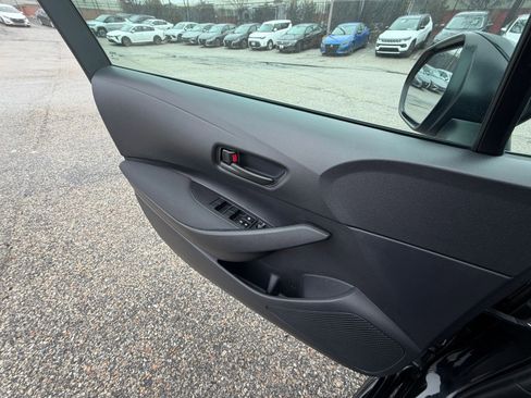 Used 2025 Toyota Corolla LE image 18