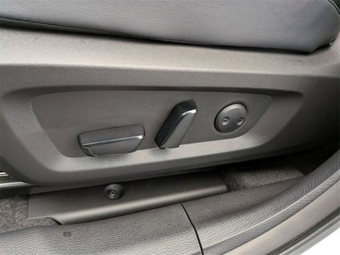 New 2026 Mitsubishi Outlander LE image 11