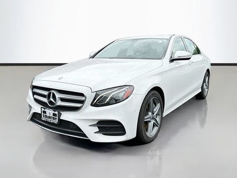 Used 2017 Mercedes-Benz E 300 4MATIC image 3