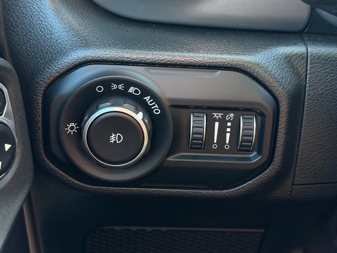 Used 2022 Jeep Wrangler Unlimited Sport AWD/4WD image 24