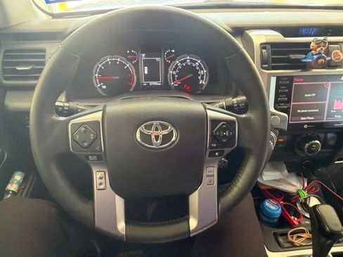 Used 2024 Toyota 4Runner TRD Sport AWD/4WD image 17