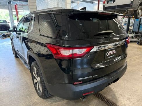 Used 2018 Chevrolet Traverse LT w/ LPO, 'HIT The Road' Package AWD/4WD image 38