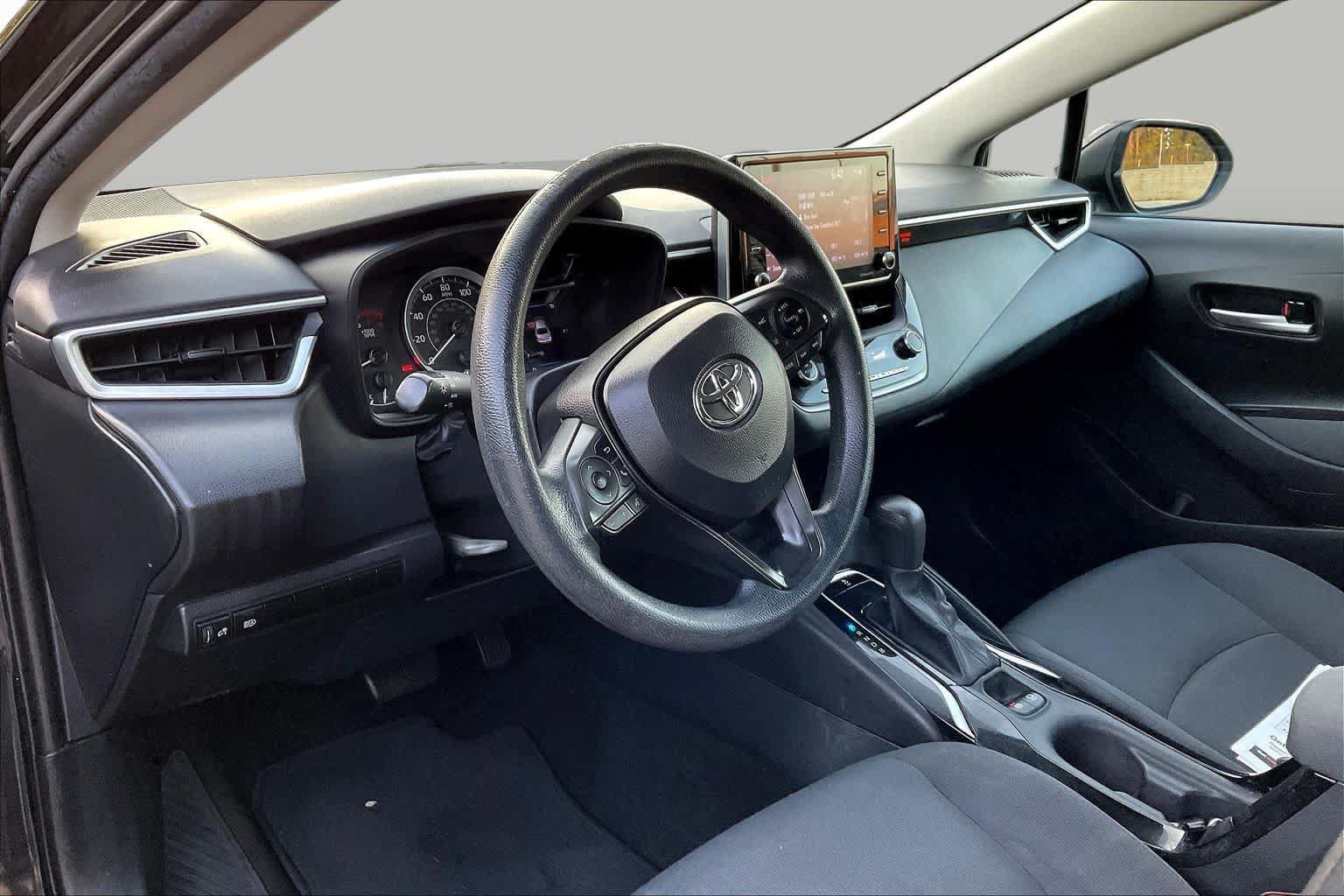 Used 2021 Toyota Corolla LE FWD image 17