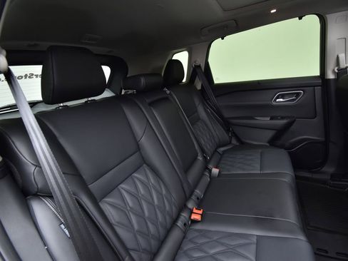 Used 2026 Nissan Rogue Platinum w/ Platinum Premium Package image 26