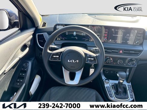 New 2026 Kia Seltos LX image 16