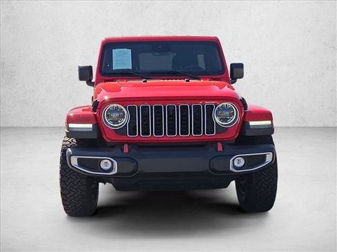 Used 2024 Jeep Wrangler Unlimited Sahara w/ Technology Group AWD/4WD image 2