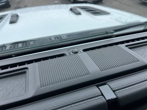 Used 2025 Jeep Wrangler Unlimited Rubicon image 17