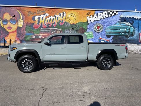 Used 2023 Toyota Tacoma TRD Off-Road w/ TRD Premium Off Road Package image 2