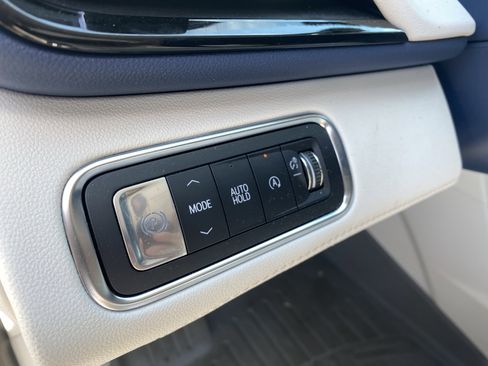 Used 2025 Buick Enclave Avenir FWD image 21