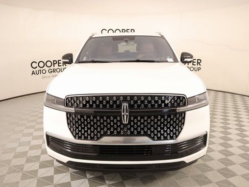 New 2025 Lincoln Navigator L Reserve image 9