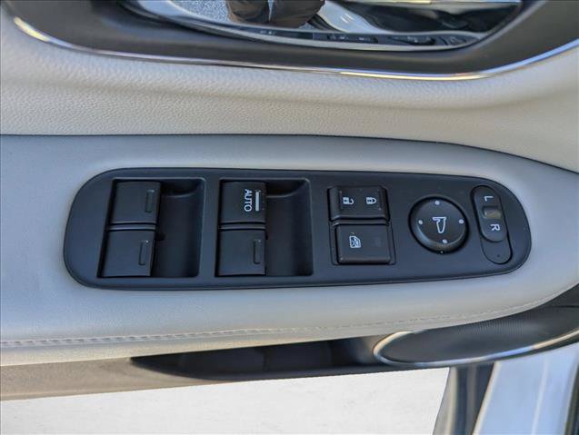 Used 2017 Honda HR-V EX-L image 10