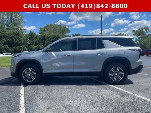 Used 2026 Chevrolet Traverse LT AWD/4WD image 11