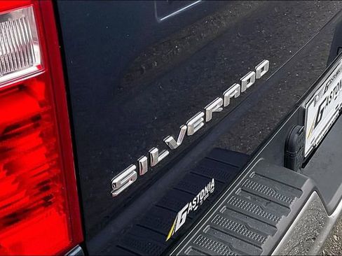 Used 2023 Chevrolet Silverado 1500 LT image 22