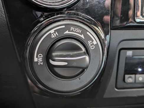Used 2022 Nissan Titan Platinum Reserve w/ Moonroof Package AWD/4WD image 31