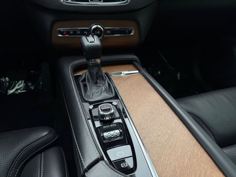 Used 2016 Volvo XC90 T6 Inscription w/ Protection Package Plus AWD/4WD image 16