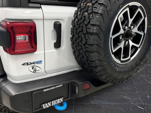 Used 2022 Jeep Wrangler Unlimited Rubicon 4xe w/ Safety Group AWD/4WD image 37