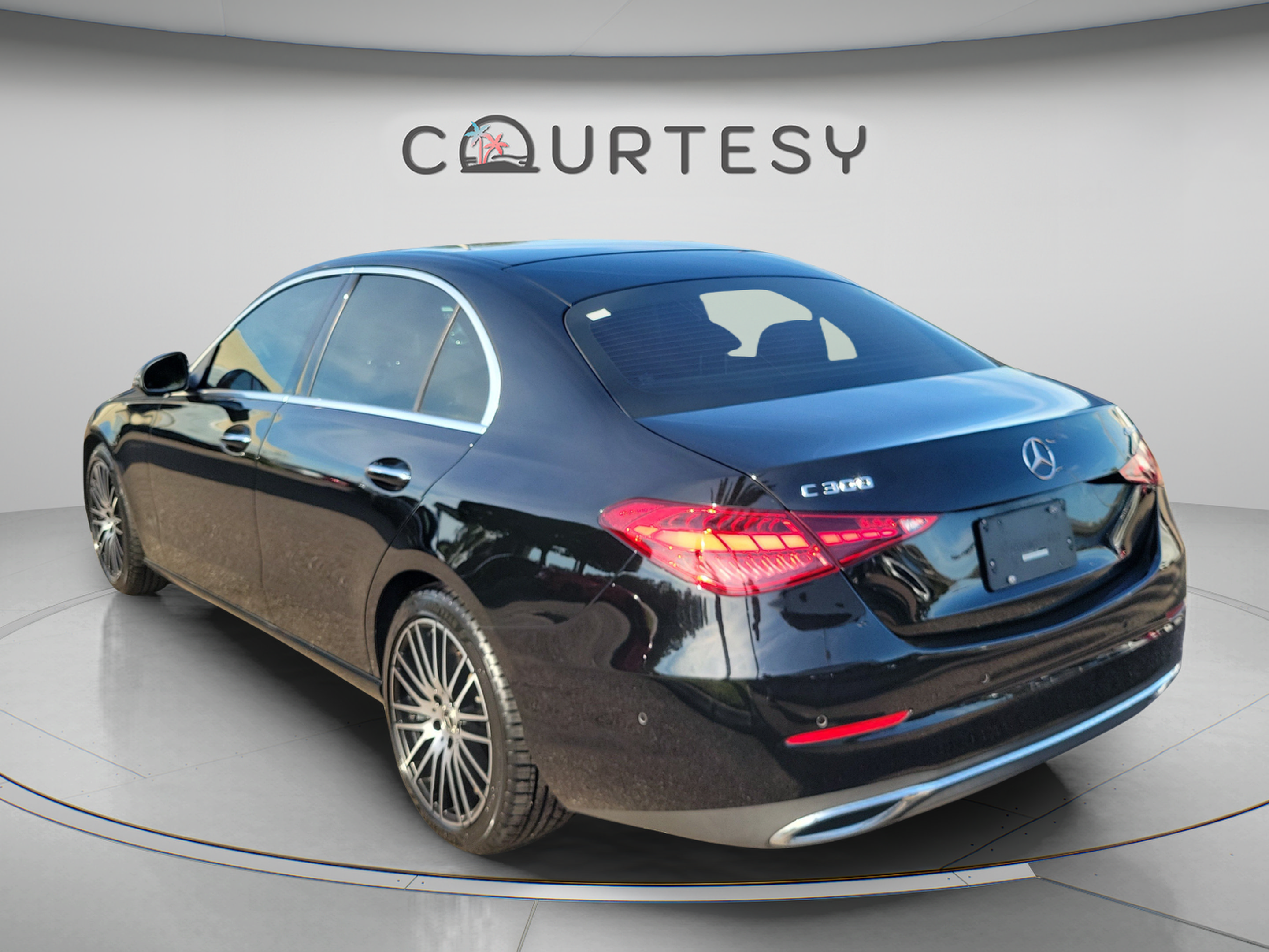 Used 2024 Mercedes-Benz C 300 4MATIC Sedan image 3