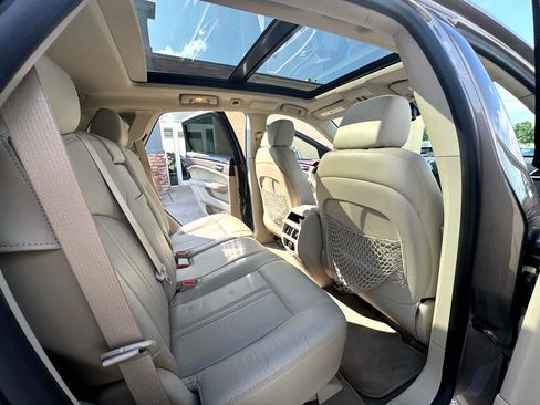 Used 2011 Cadillac SRX Luxury image 21