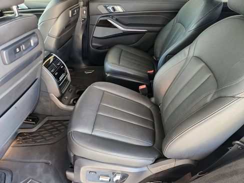 Used 2021 BMW X7 xDrive40i w/ M Sport Package AWD/4WD image 31
