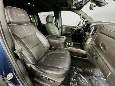 Used 2022 Chevrolet Silverado 1500 High Country w/ Technology Package AWD/4WD image 38