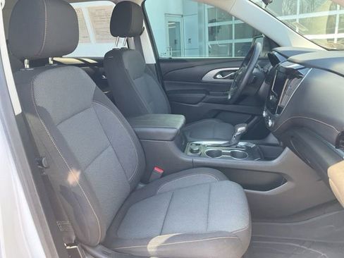 Used 2021 Chevrolet Traverse LS image 19