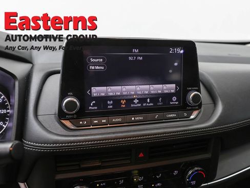 Used 2024 Nissan Rogue S AWD/4WD image 19