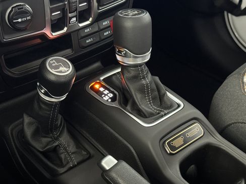 New 2026 Jeep Gladiator Sport AWD/4WD image 18