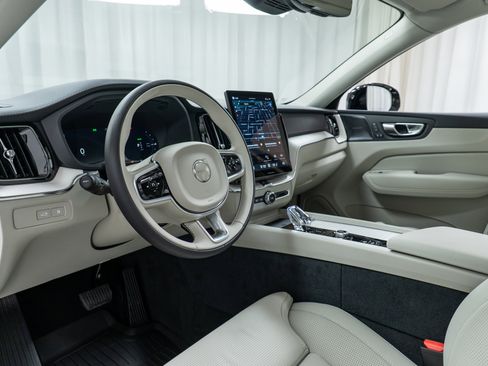 New 2026 Volvo XC60 T8 Ultra w/ Protection Package Premier image 12