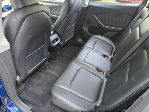 Used 2023 Tesla Model Y Long Range AWD/4WD image 32
