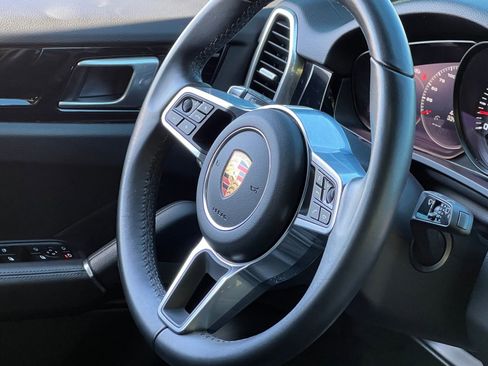 Certified 2023 Porsche Cayenne AWD/4WD image 36