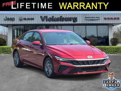 Used 2024 Hyundai Elantra SEL FWD image 1