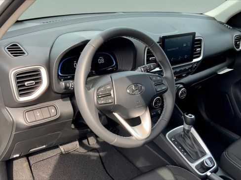 New 2025 Hyundai Venue SEL image 10